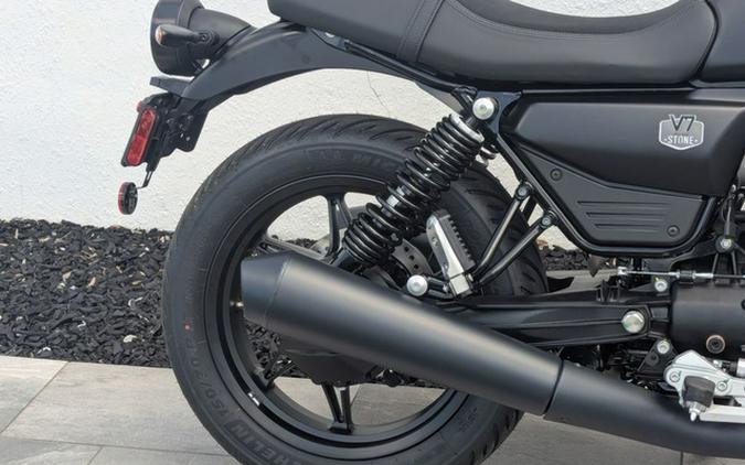 2026 Moto Guzzi V7 Stone