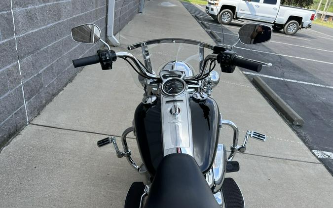 2021 Harley-Davidson Road King Vivid Black