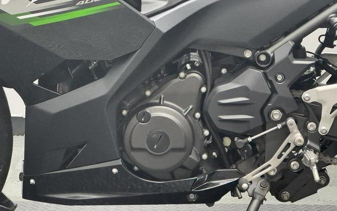 2023 Kawasaki Ninja® 400 Matrix Camo Gray/Metallic Matte Carbon Gray