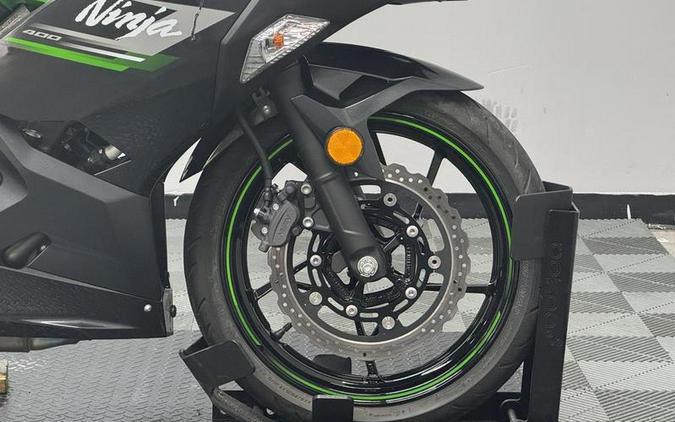 2023 Kawasaki Ninja® 400 Matrix Camo Gray/Metallic Matte Carbon Gray