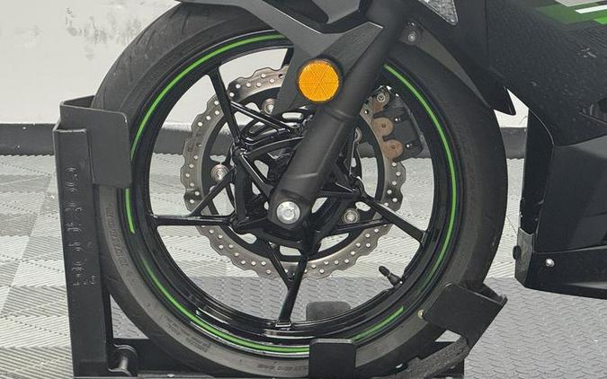 2023 Kawasaki Ninja® 400 Matrix Camo Gray/Metallic Matte Carbon Gray