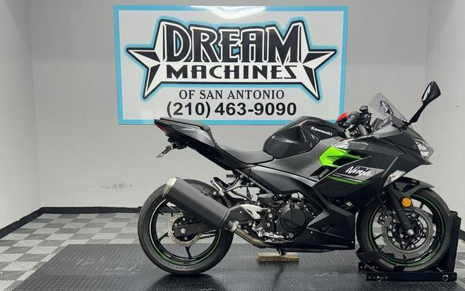 2023 Kawasaki Ninja® 400 Matrix Camo Gray/Metallic Matte Carbon Gray