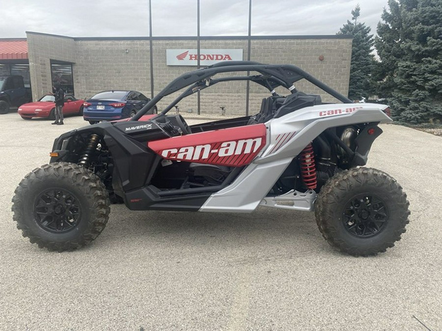 2025 Can-Am Maverick X3 DS Turbo Fiery Red & Hyper Silver