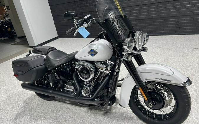 2025 Harley-Davidson Softail FLHC - Heritage Classic