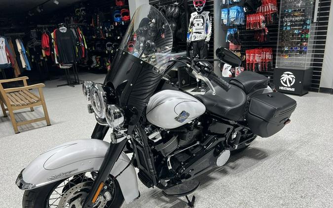 2025 Harley-Davidson Softail FLHC - Heritage Classic