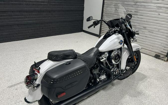 2025 Harley-Davidson Softail FLHC - Heritage Classic