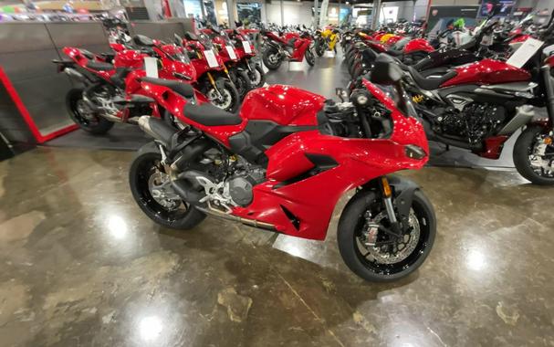 2026 Ducati PANIGALE V2