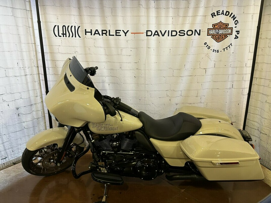 2023 Harley-Davidson Street Glide ST FLHXST White Sand Pearl