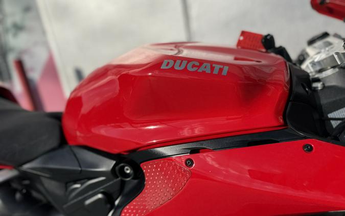 2015 Ducati 899 Panigale Red - 23996C