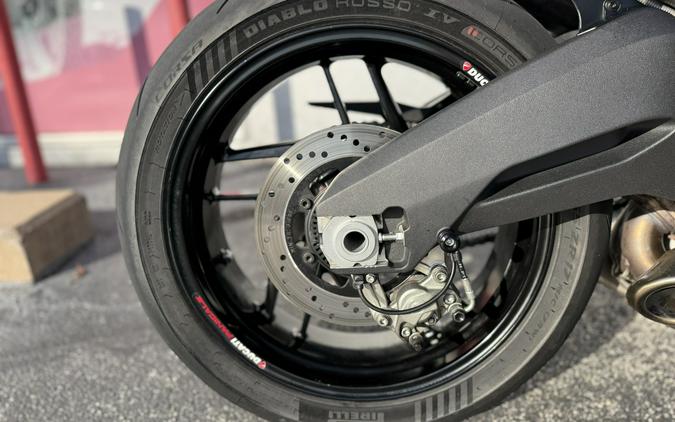 2015 Ducati 899 Panigale Red - 23996C