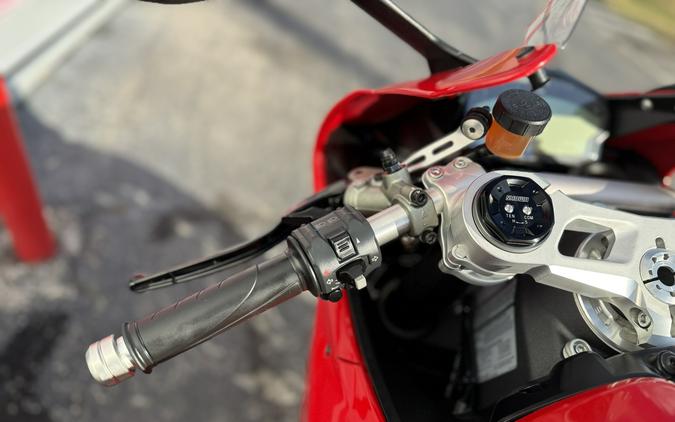 2015 Ducati 899 Panigale Red - 23996C