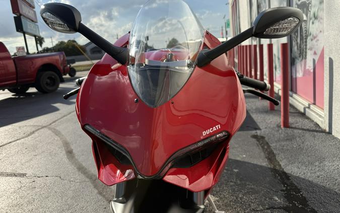 2015 Ducati 899 Panigale Red - 23996C