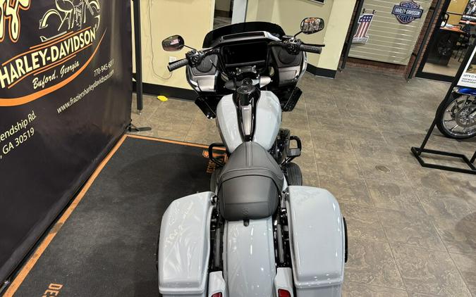 2026 Harley-Davidson® Road Glide® Dark Billiard Gray - Black Finish