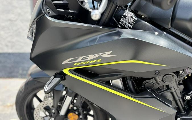 2026 Honda® CBR650R E-Clutch