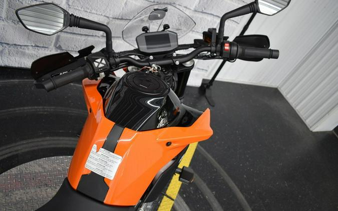 2023 KTM Duke 790