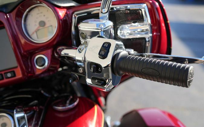2019 Indian Motorcycle Roadmaster Elite Wildfire Red Candy/Thunder Black Crystal/24k Gold