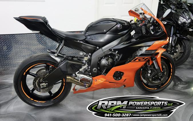 2020 Yamaha R6 With Akrapovic Exhaust in Mint condition Low miles