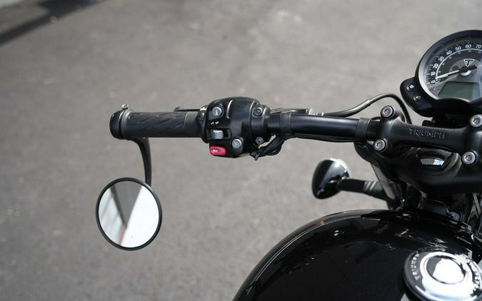 2019 Triumph Bonneville Bobber Black Jet Black