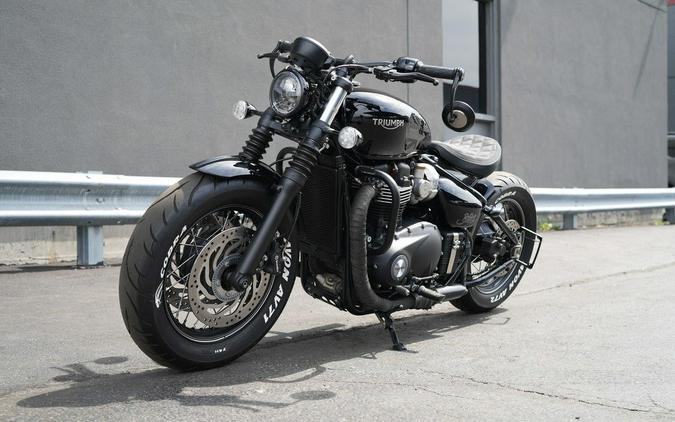 2019 Triumph Bonneville Bobber Black Jet Black