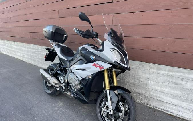 2016 BMW S 1000 XR Light White / Granite Grey Metallic / Racing Red