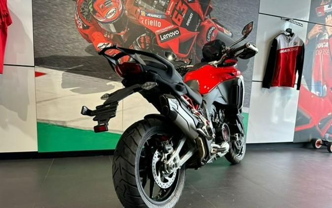 2022 Ducati Multistrada V4S Ducati Red / Alloy Wheels