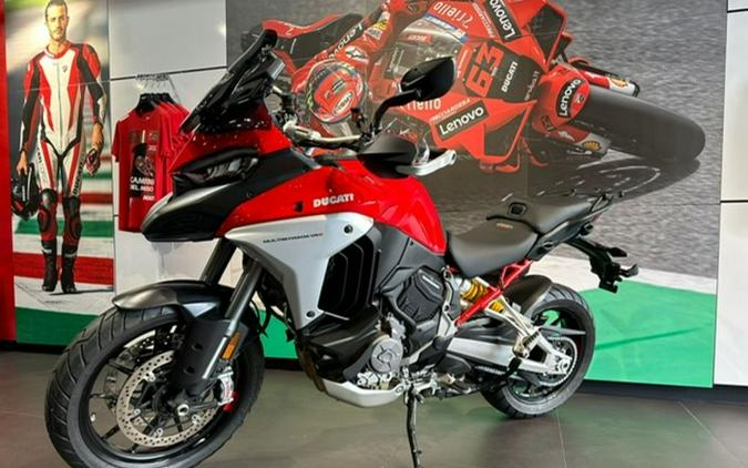 2022 Ducati Multistrada V4S Ducati Red / Spoked Wheels