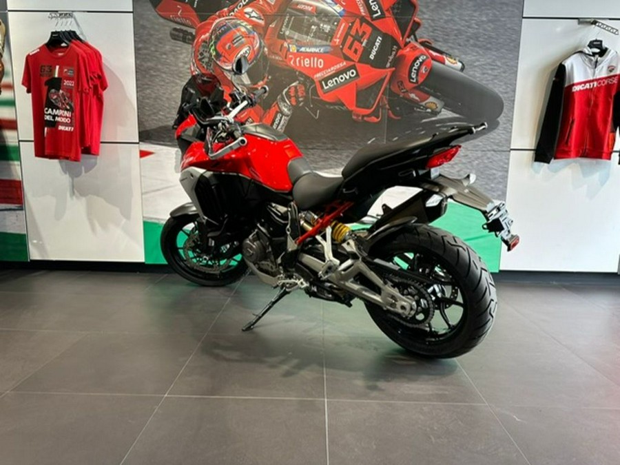 2022 Ducati Multistrada V4S Ducati Red / Alloy Wheels