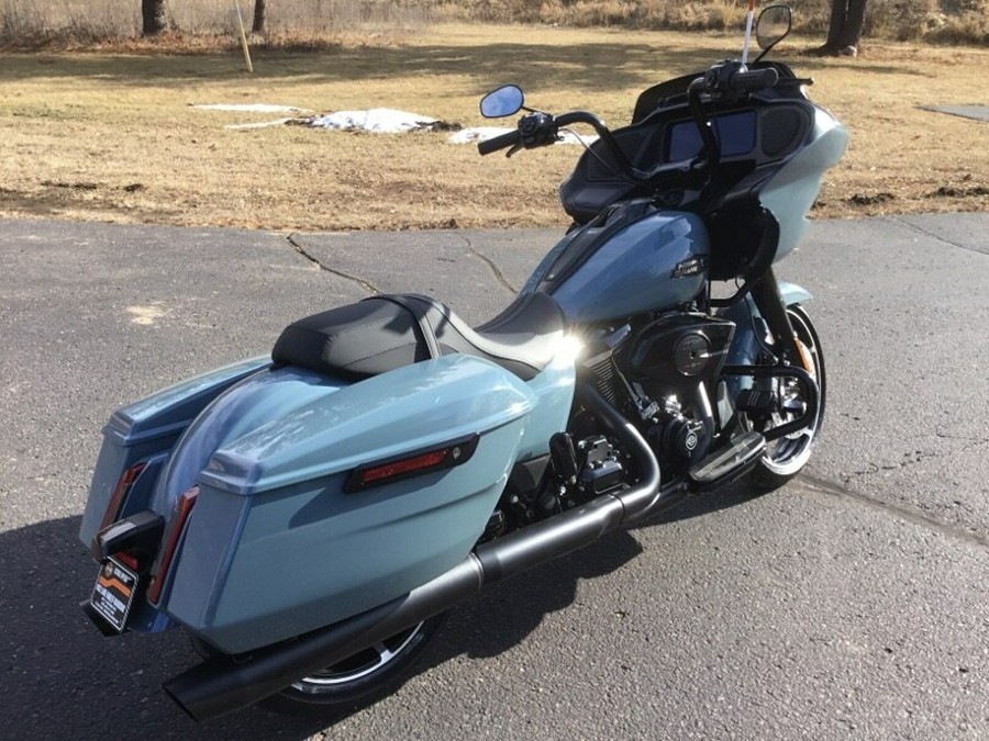 2024 Harley-Davidson® Road Glide® SHARKSKIN BLUE