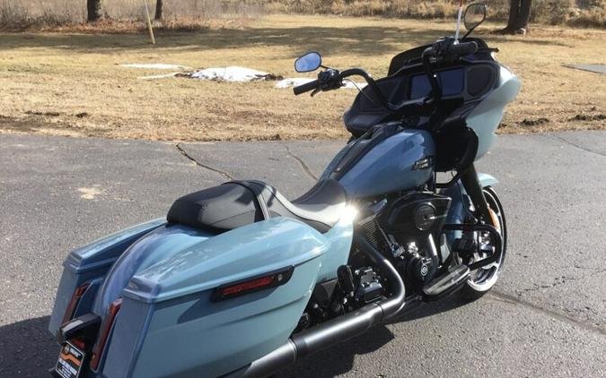 2024 Harley-Davidson® Road Glide® SHARKSKIN BLUE