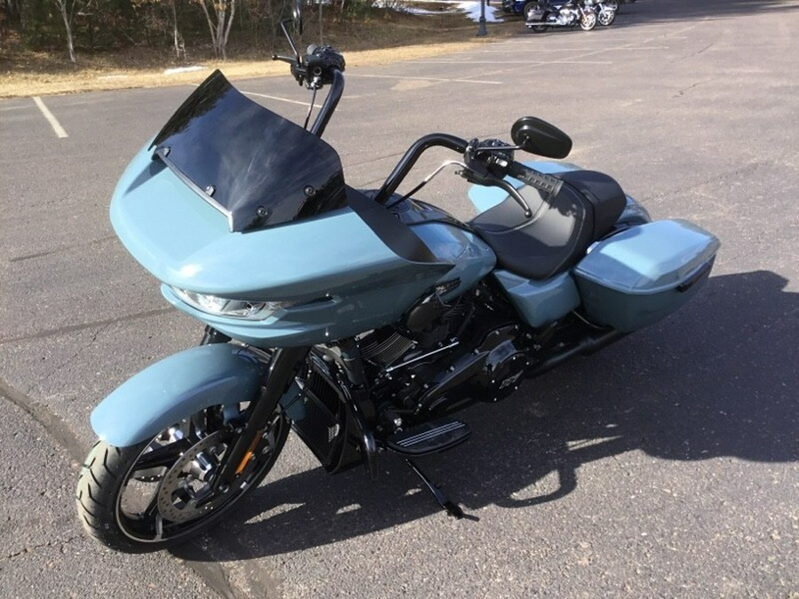 2024 Harley-Davidson® Road Glide® SHARKSKIN BLUE