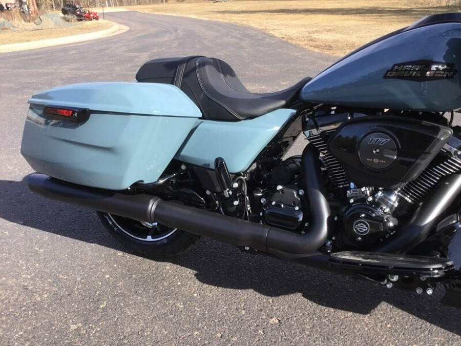 2024 Harley-Davidson® Road Glide® SHARKSKIN BLUE