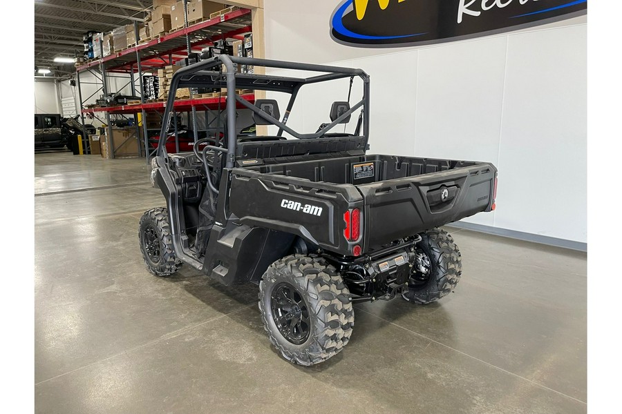 2024 Can-Am Defender DPS HD7