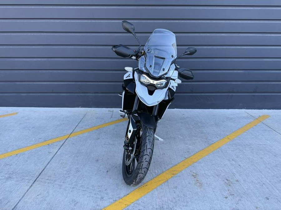 2025 Triumph Tiger 900 GT Snowdonia White / Sapphire Black