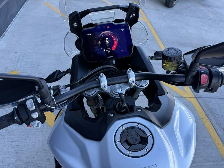2025 Triumph Tiger 900 GT Snowdonia White / Sapphire Black