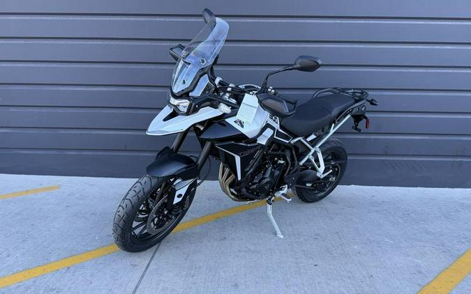 2025 Triumph Tiger 900 GT Snowdonia White / Sapphire Black