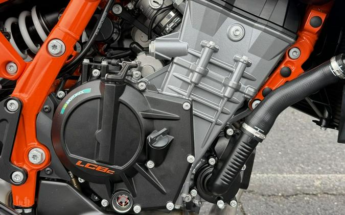 2026 KTM 990 Duke R