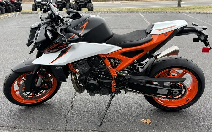 2026 KTM 990 Duke R