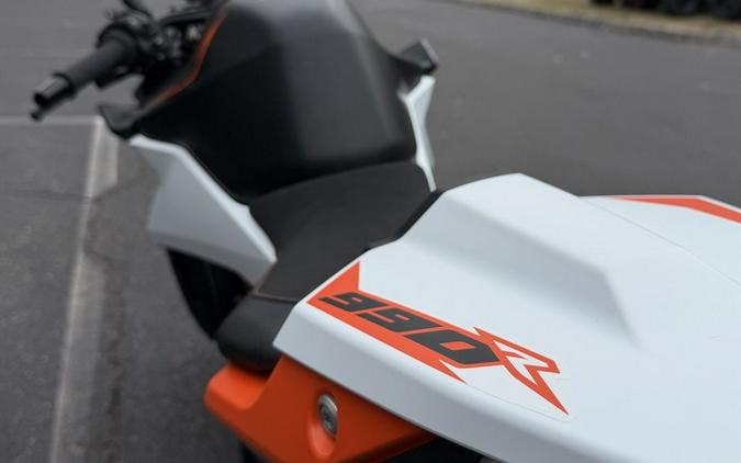2026 KTM 990 Duke R