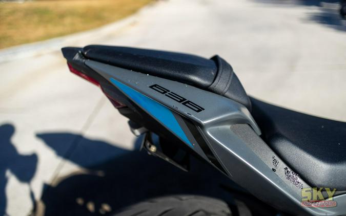 2025 Kawasaki Ninja ZX6R Base