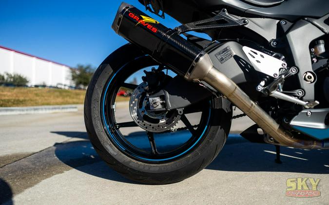 2025 Kawasaki Ninja ZX6R Base