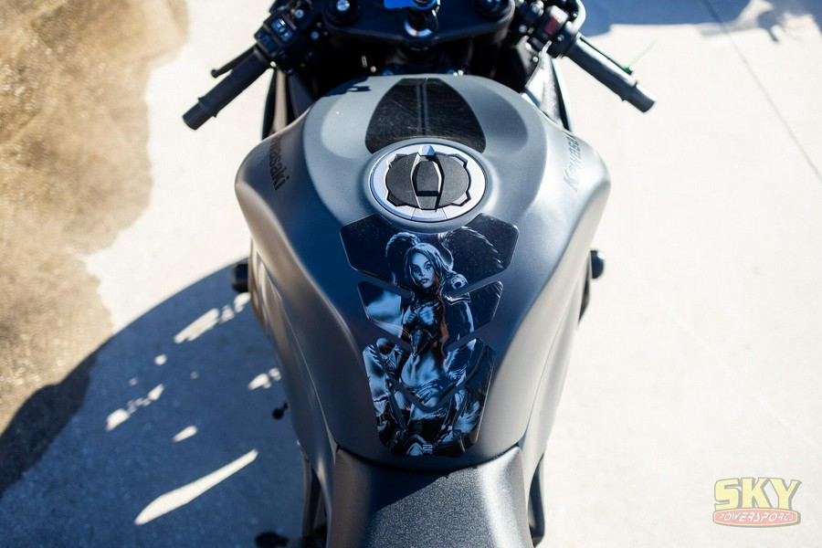 2025 Kawasaki Ninja ZX6R Base