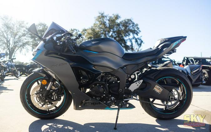 2025 Kawasaki Ninja ZX6R Base