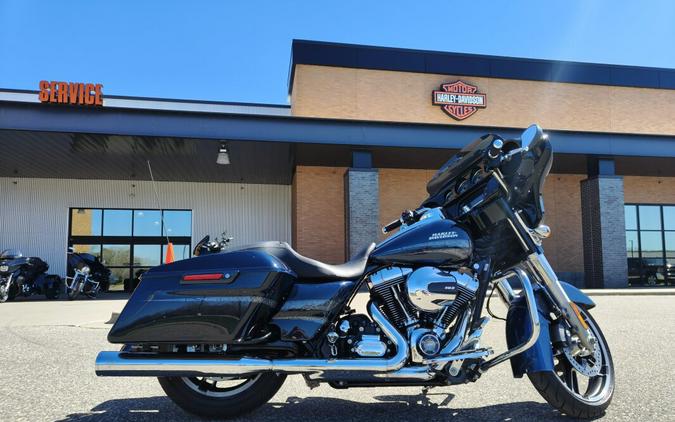 2016 Harley-Davidson® Street Glide® Special Custom Colour Cosmic Blue Pearl