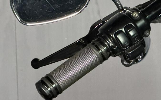 2008 Harley-Davidson® Street Bob® FXDBP OLIVE D/BLK D W/PINSTRIPE