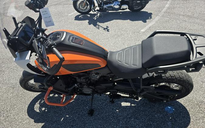 2021 Harley-Davidson® Pan America™ 1250 Special Baja Orange Stone Washed White