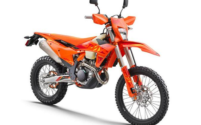 2025 KTM 500 EXC-F Six Days First Look [Fast Facts; 15 Photos]