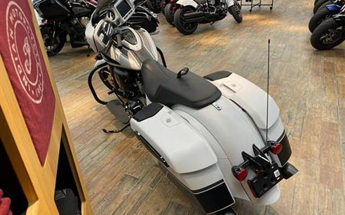 2024 Indian Motorcycle Chieftain® Dark Horse® with PowerBand Audio Package