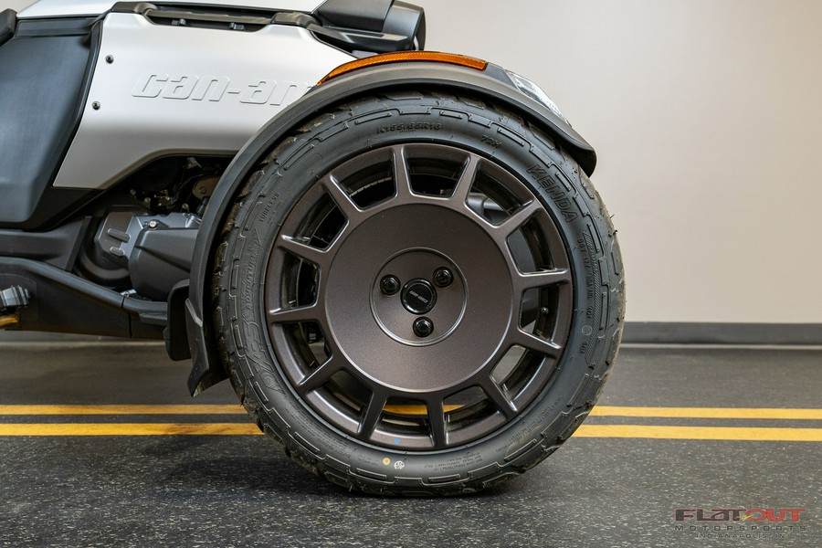 2025 Can-Am CANYON W/ HARD CASE