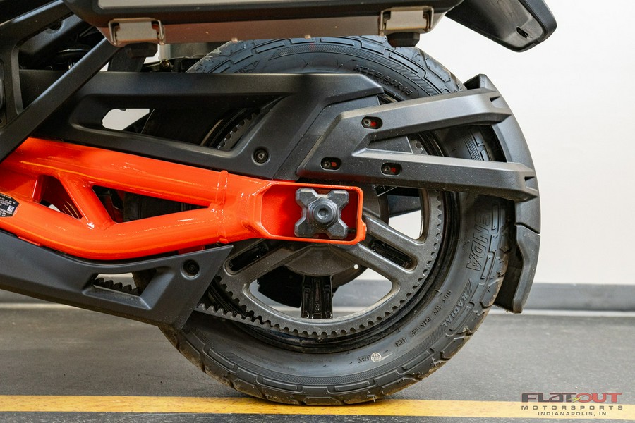 2025 Can-Am CANYON W/ HARD CASE