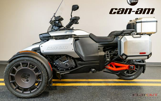 2025 Can-Am CANYON W/ HARD CASE